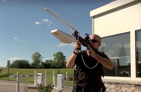 B­u­ ­T­ü­f­e­k­ ­R­a­d­y­o­ ­D­a­l­g­a­l­a­r­ı­ ­i­l­e­ ­D­r­o­n­e­l­a­r­ı­ ­E­t­k­i­s­i­z­ ­H­a­l­e­ ­G­e­t­i­r­i­y­o­r­